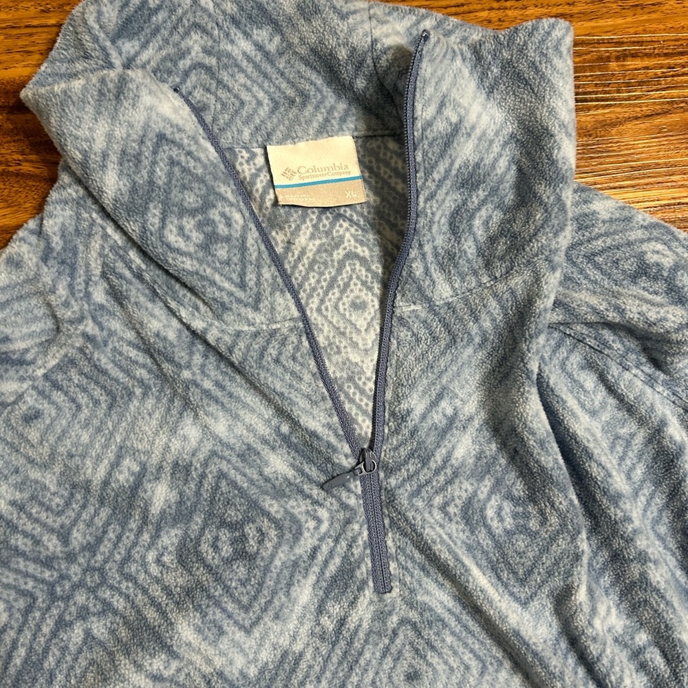 Columbia Women's Zip-Up Jacket in Blue and Gray